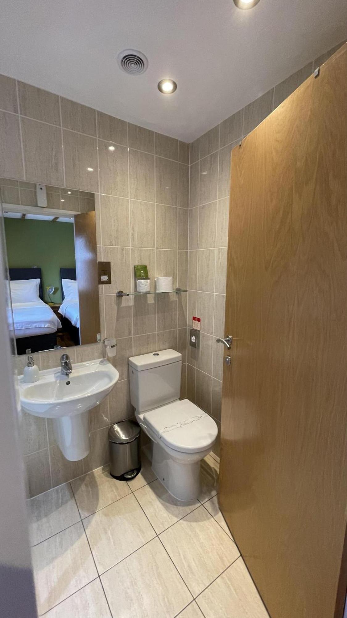 צ'ארד Bath House Hotel חדר תמונה